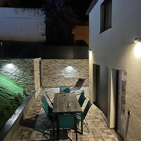 فيلة Paradise بودْسْتغانا